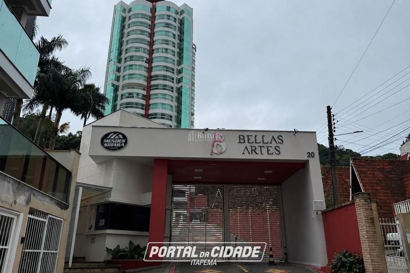Apartamento &agrave; venda - 135m&sup2; - Pioneiros