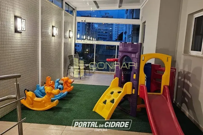 Apartamento &agrave; venda - 133m&sup2; - Meia Praia