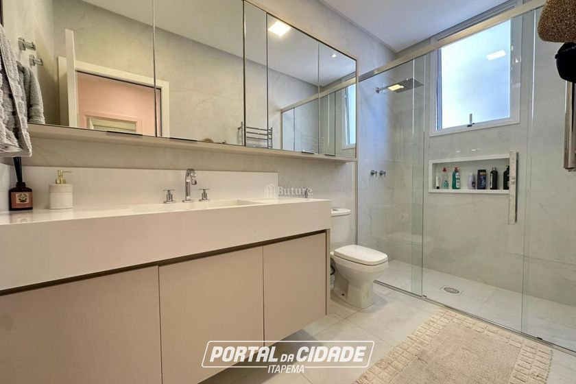 Apartamento &agrave; venda - 190m&sup2; - Meia Praia