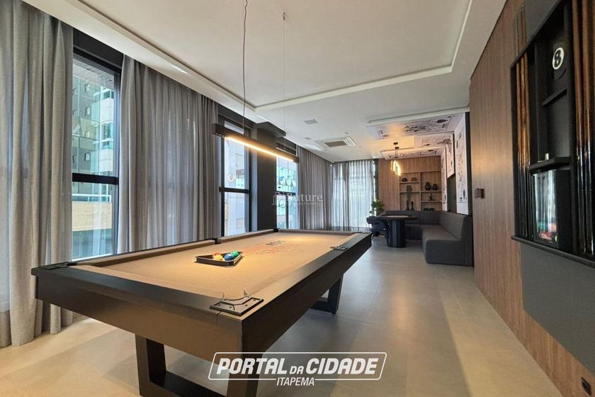 Apartamento &agrave; venda - 177m&sup2; - Meia Praia