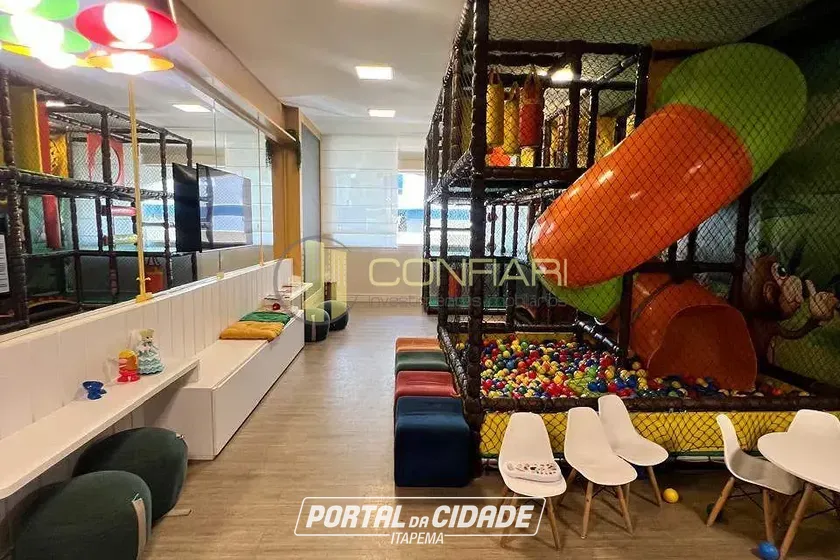 Apartamento &agrave; venda - 117m&sup2; - meia praia