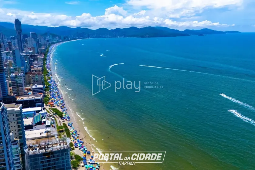 Apartamento &agrave; venda - 80m&sup2; - Meia Praia