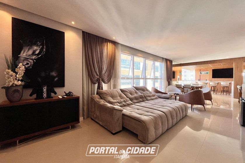 Apartamento &agrave; venda - 148m&sup2; - Meia Praia