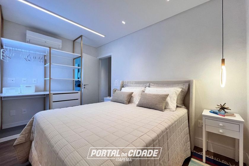 Apartamento &agrave; venda - 166m&sup2; - Meia Praia