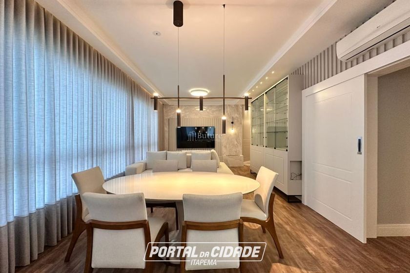 Apartamento &agrave; venda - 130m&sup2; - Meia Praia