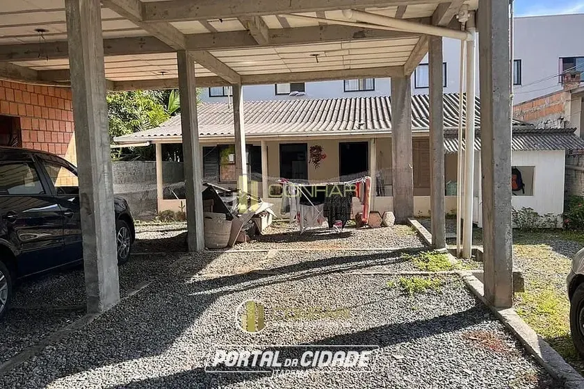Sobrado &agrave; venda - 80m&sup2; - Morretes