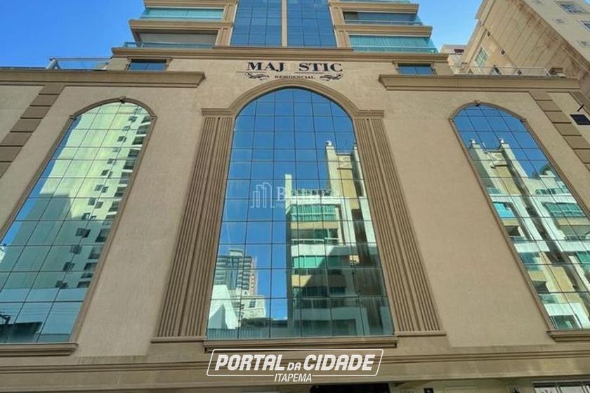 Apartamento &agrave; venda - 166m&sup2; - Meia Praia