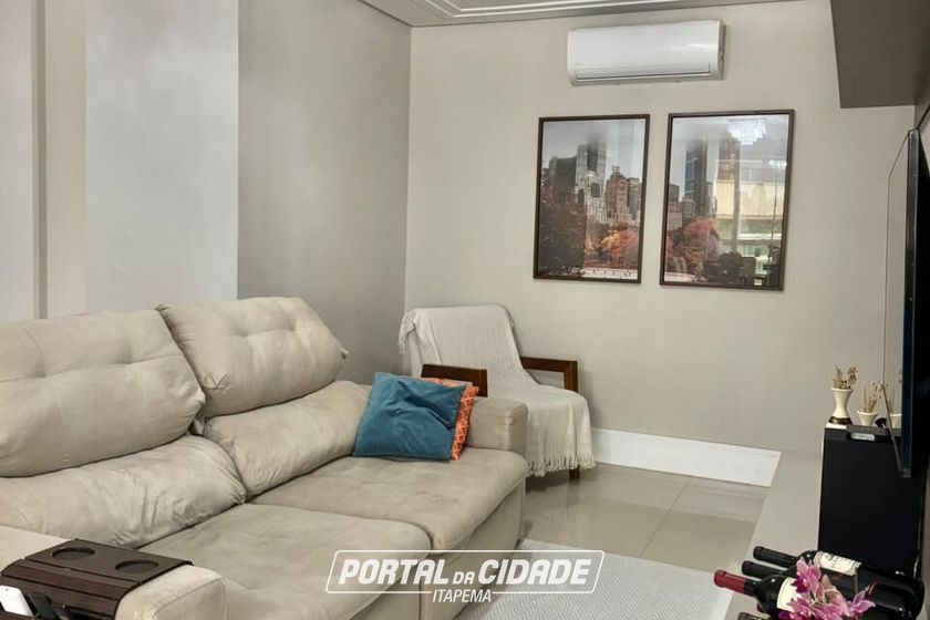 Apartamento &agrave; venda - 118m&sup2; - Meia Praia