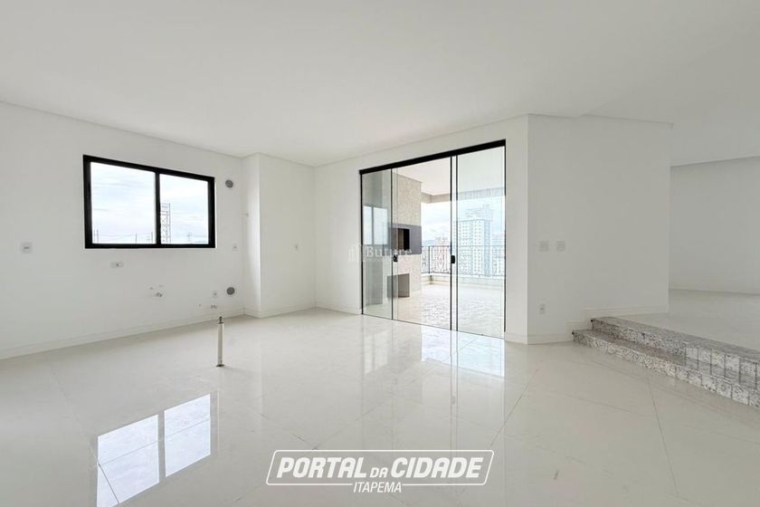 Apartamento &agrave; venda - 200m&sup2; - Meia Praia