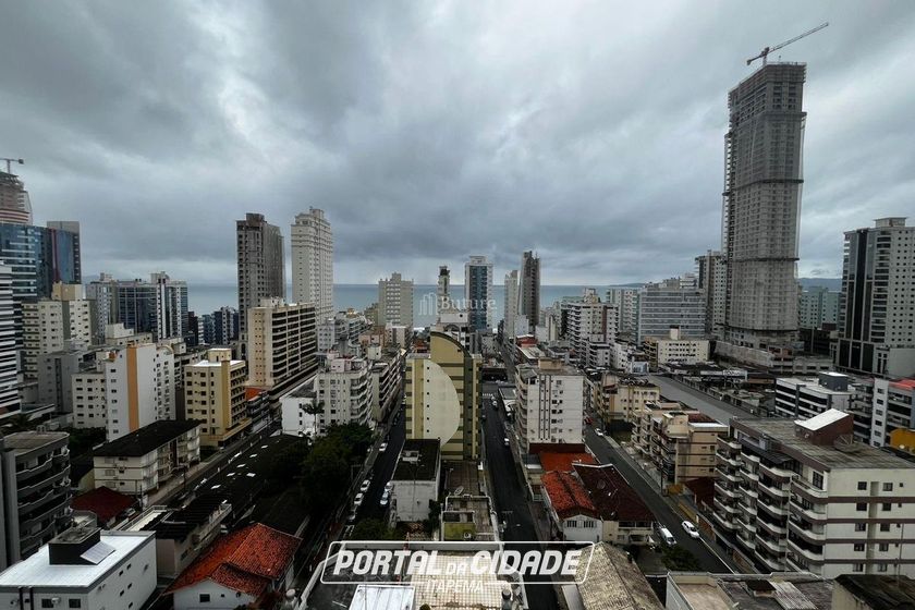 Apartamento &agrave; venda - 161m&sup2; - Meia Praia
