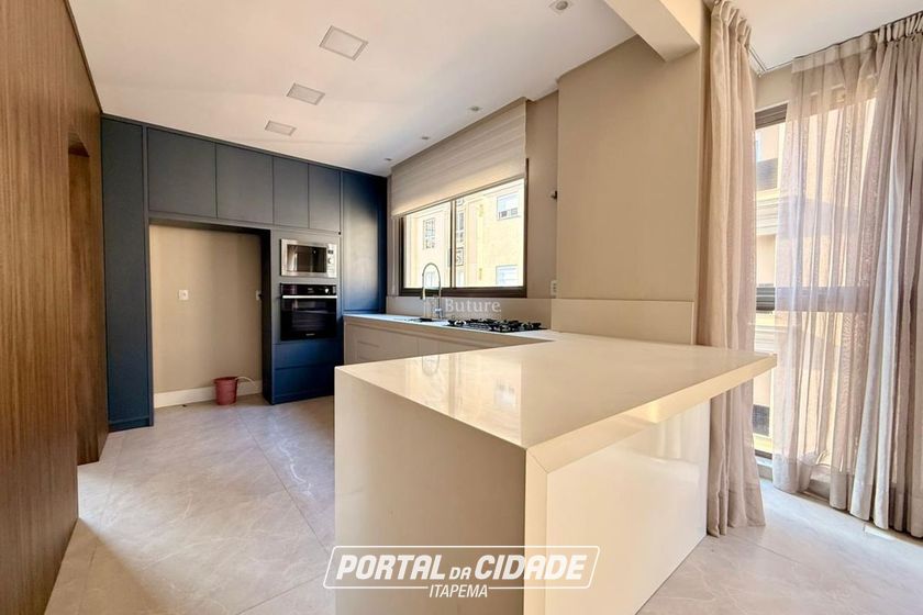 Apartamento &agrave; venda - 114m&sup2; - Meia Praia