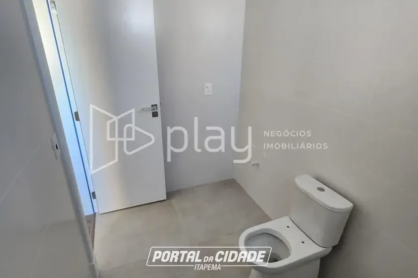 Apartamento &agrave; venda - 132m&sup2; - Meia Praia