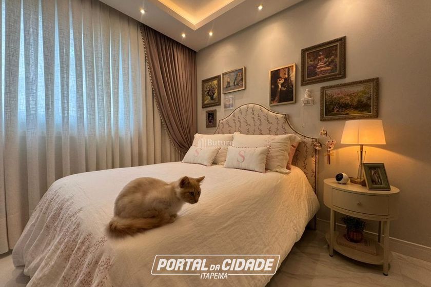 Apartamento &agrave; venda - 142m&sup2; - Meia Praia