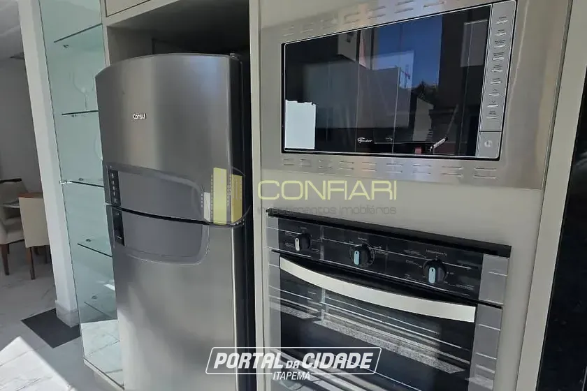 Apartamento &agrave; venda - 130m&sup2; - Meia Praia