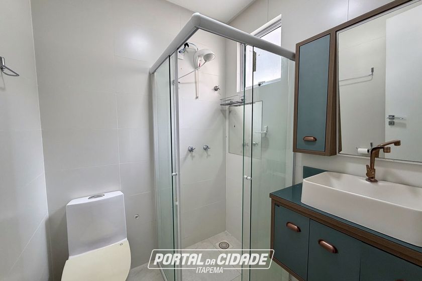 Apartamento &agrave; venda - 110m&sup2; - Meia Praia