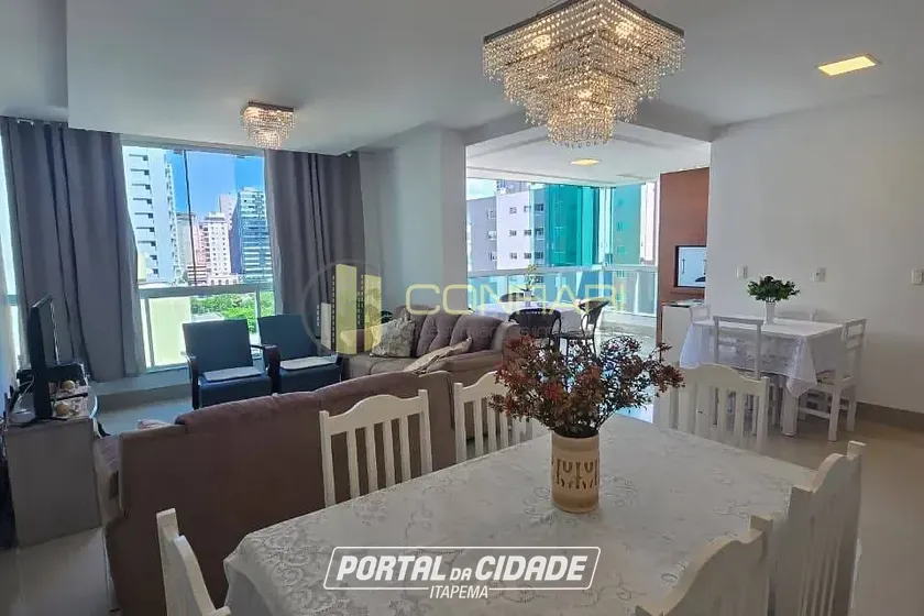 Apartamento &agrave; venda - 130m&sup2; - Meia Praia