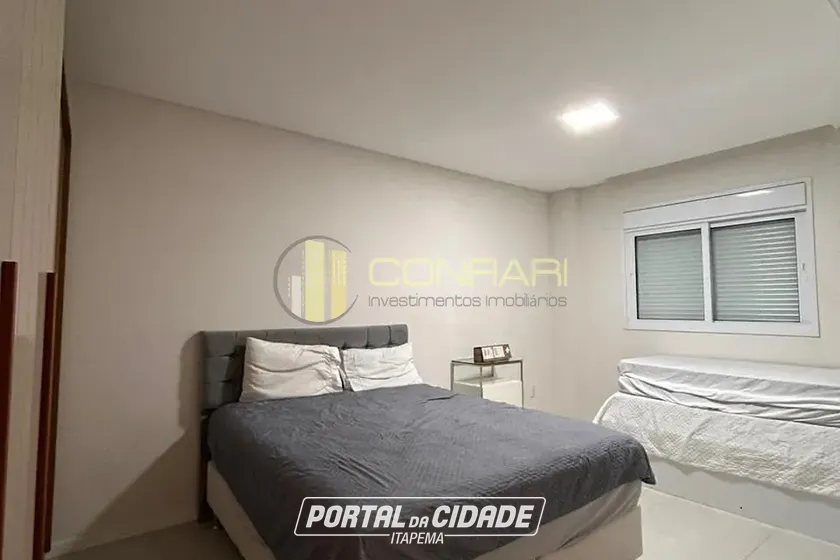 Apartamento para alugar - 132m&sup2; - Meia praia