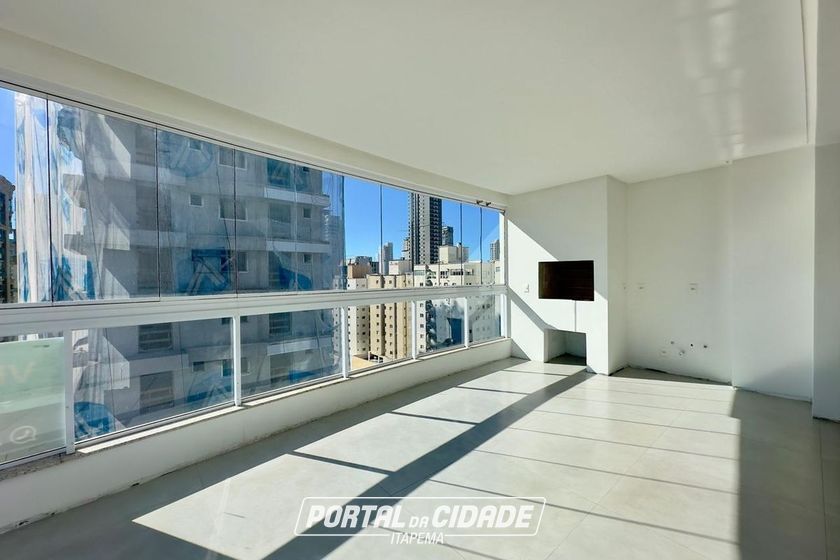Apartamento &agrave; venda - 158m&sup2; - Meia Praia