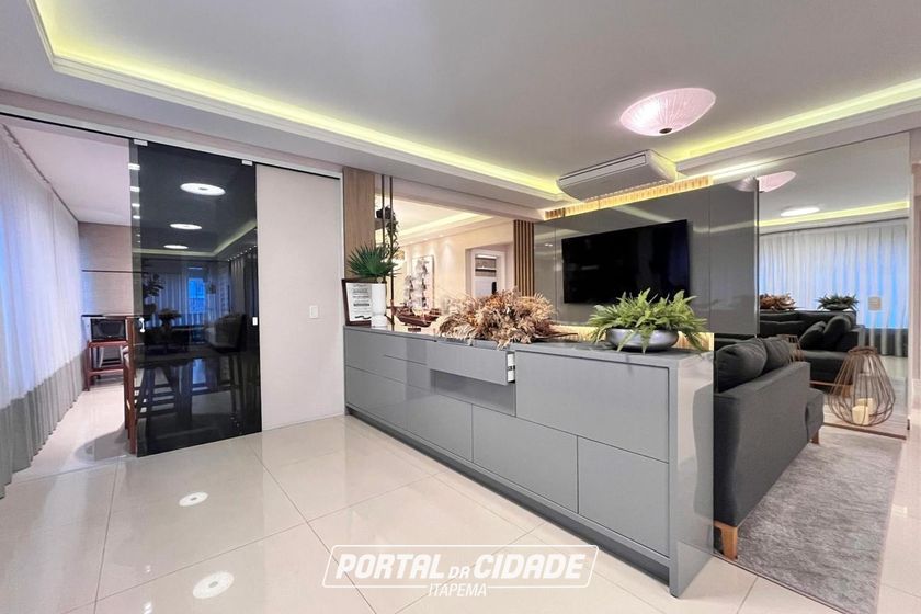 Apartamento &agrave; venda - 320m&sup2; - Meia Praia