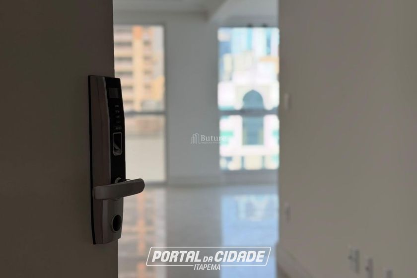 Apartamento &agrave; venda - 125m&sup2; - Meia Praia