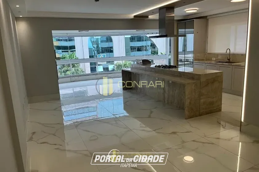 Apartamento &agrave; venda - 235m&sup2; - Meia Praia