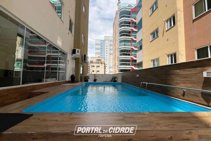 Apartamento &agrave; venda - 156m&sup2; - Meia Praia