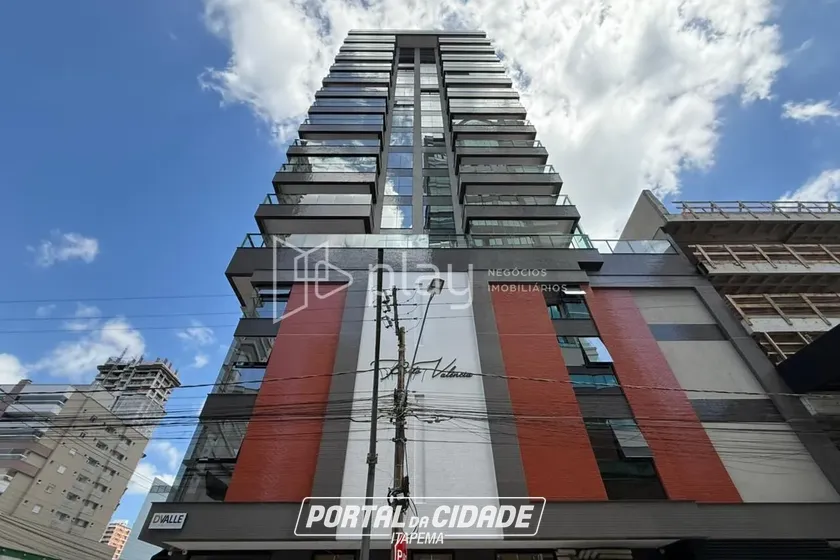 Apartamento &agrave; venda - 131m&sup2; - Meia Praia