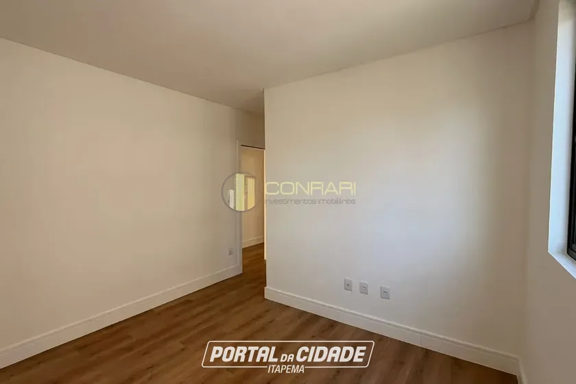 Apartamento &agrave; venda - 103m&sup2; - Meia Praia