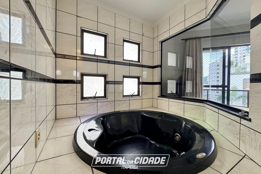 Apartamento &agrave; venda - 149m&sup2; - Centro