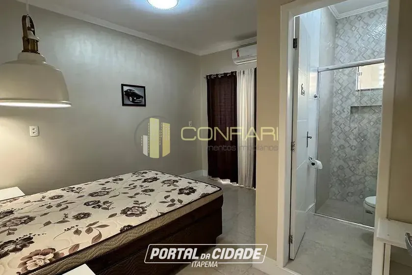 Casa &agrave; venda - 340m&sup2; - Meia Praia