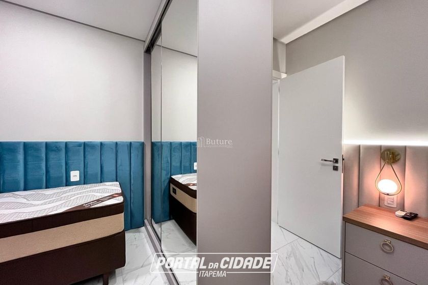 Apartamento &agrave; venda - 185m&sup2; - Meia Praia