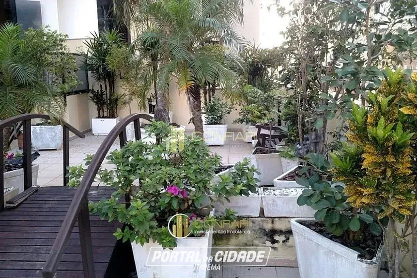 Apartamento &agrave; venda - 130m&sup2; - Meia Praia