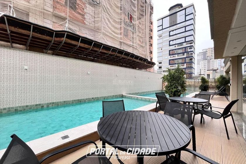 Apartamento &agrave; venda - 119m&sup2; - Meia Praia