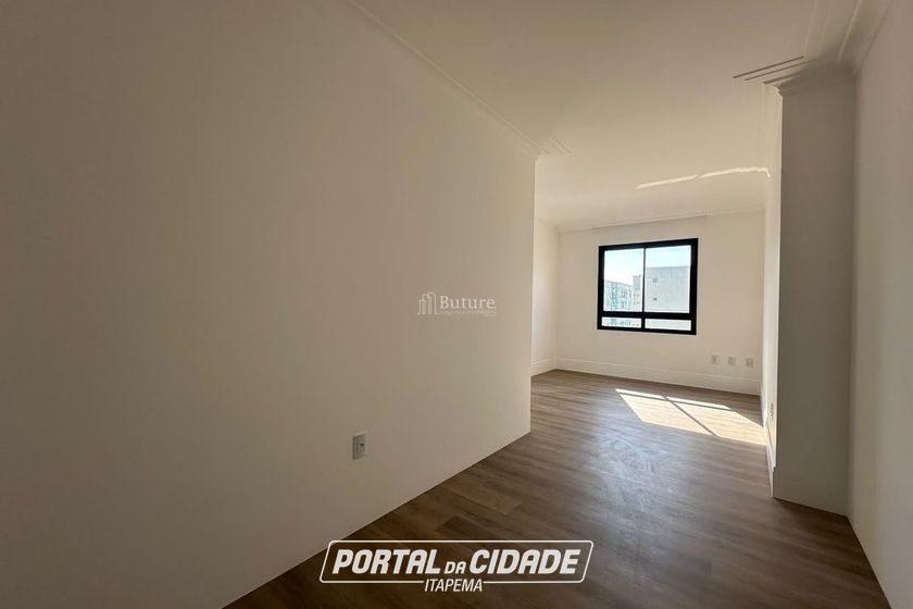 Apartamento &agrave; venda - 180m&sup2; - Meia Praia