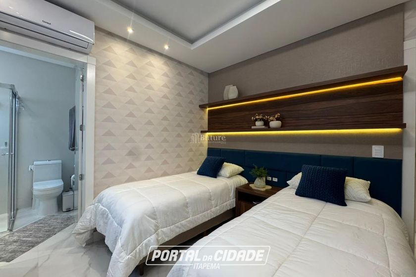 Apartamento &agrave; venda - 142m&sup2; - Meia Praia