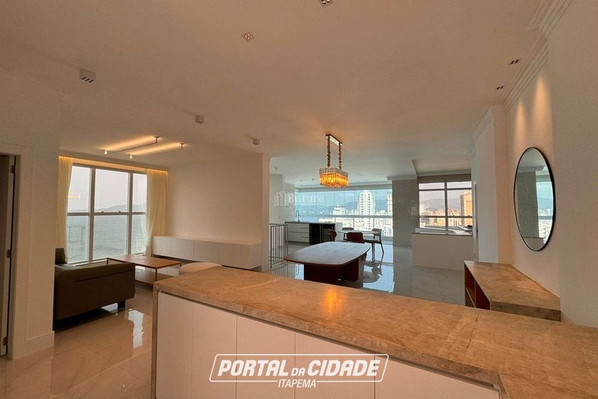 Apartamento &agrave; venda - Meia Praia