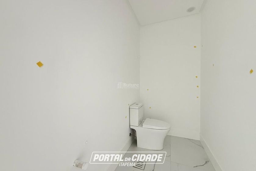 Apartamento &agrave; venda - 160m&sup2; - Meia Praia