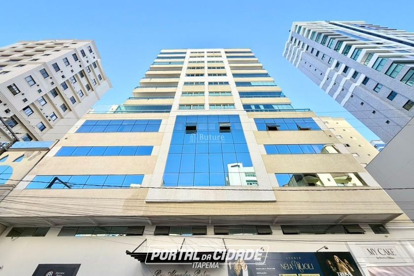 Apartamento &agrave; venda - 120m&sup2; - Meia Praia
