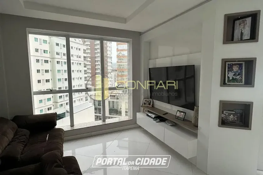 Apartamento &agrave; venda - 120m&sup2; - Meia Praia