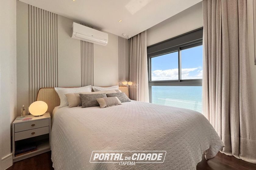 Apartamento &agrave; venda - 166m&sup2; - Meia Praia