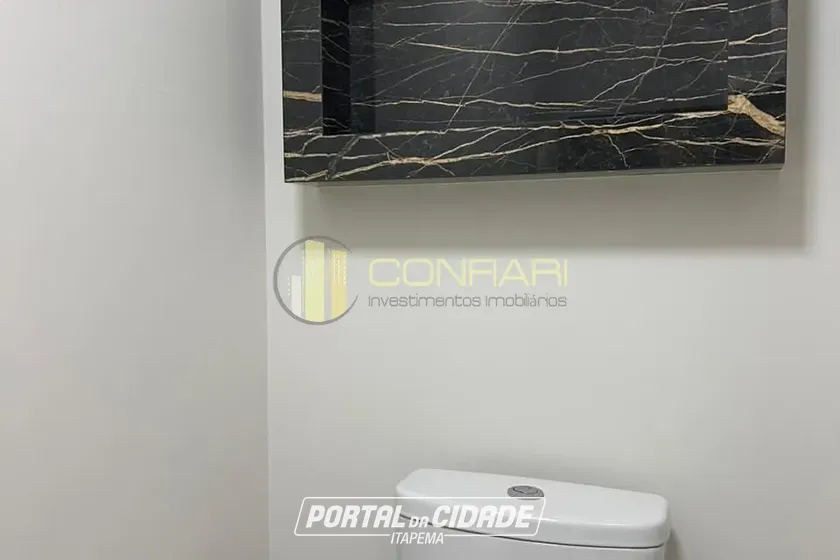Apartamento para alugar - 132m&sup2; - Meia praia
