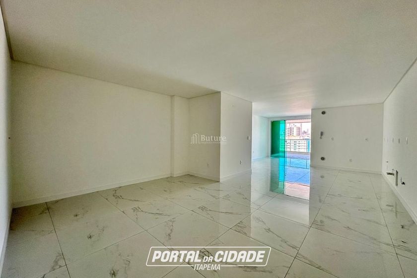 Apartamento &agrave; venda - 159m&sup2; - Meia Praia
