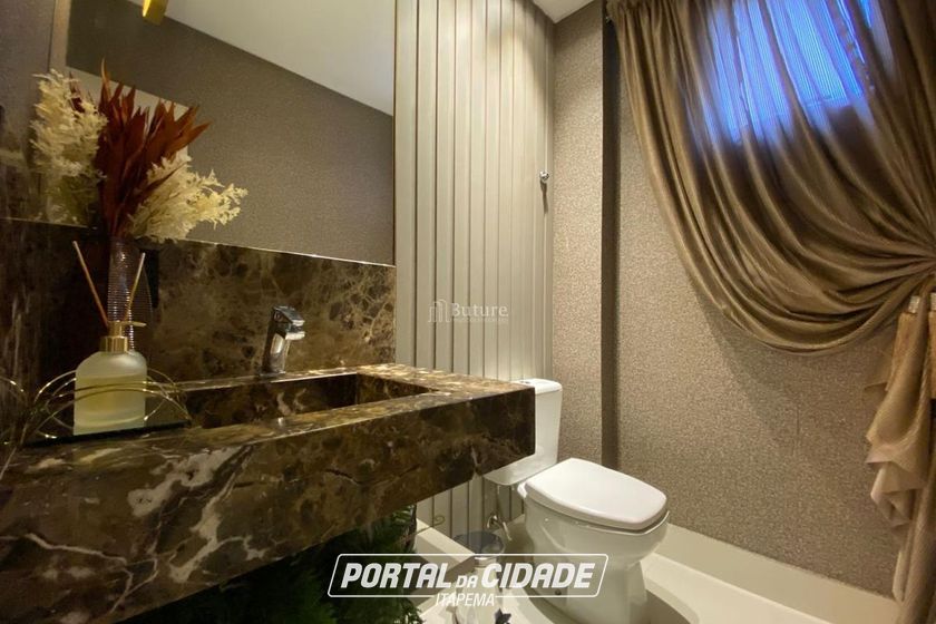 Apartamento &agrave; venda - 1872m&sup2; - Meia Praia