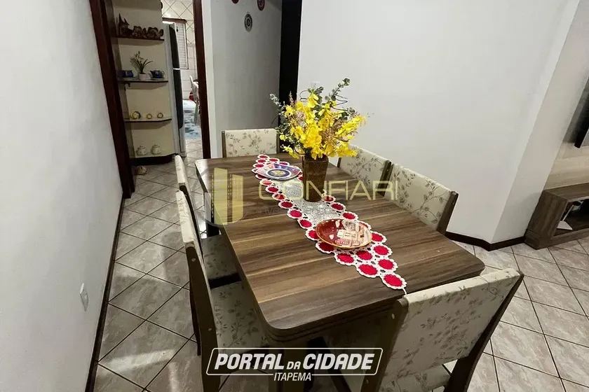 Apartamento para alugar - 115m&sup2; - meia praia