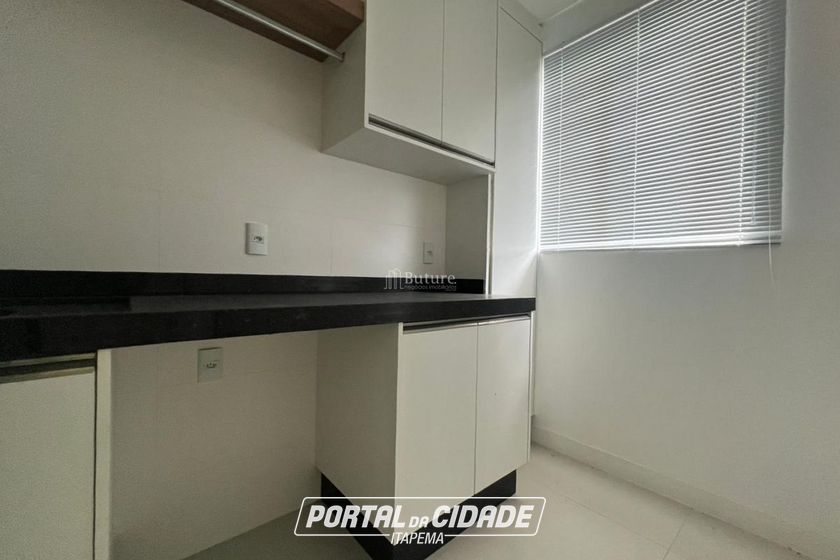 Apartamento &agrave; venda - 141m&sup2; - Meia Praia