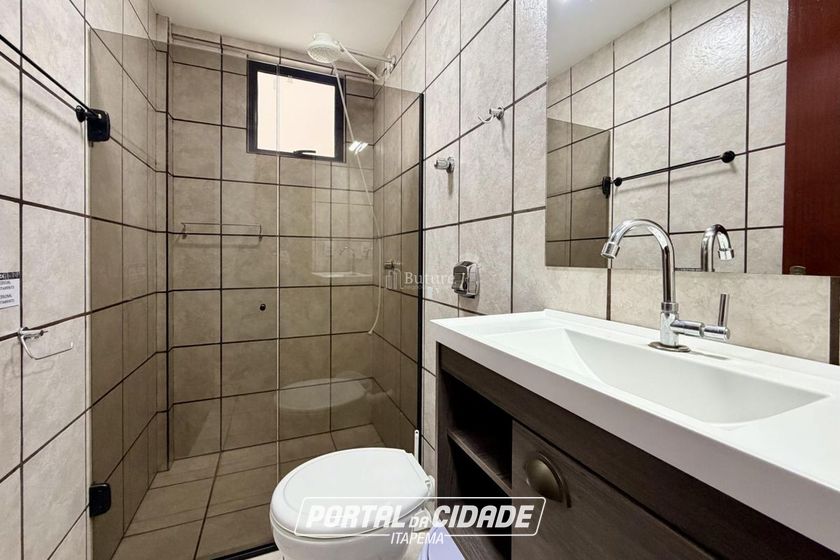 Apartamento &agrave; venda - 120m&sup2; - Meia Praia