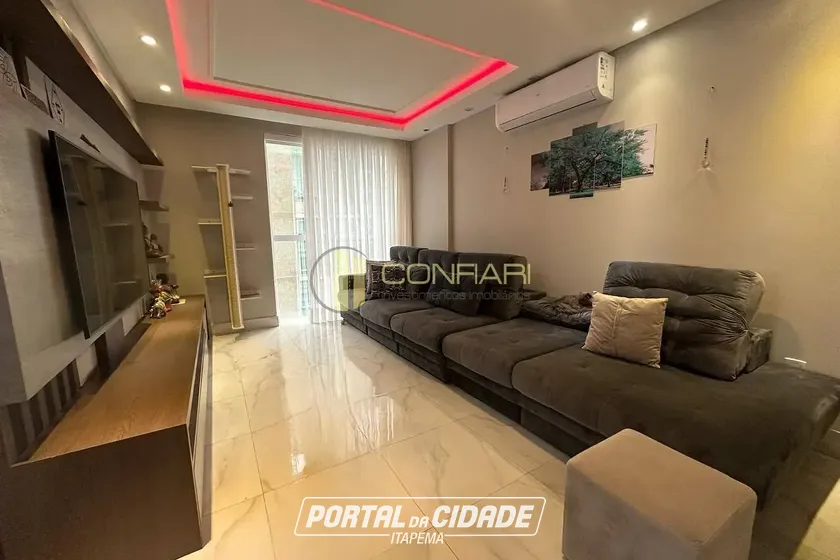 Apartamento &agrave; venda - 133m&sup2; - Meia Praia