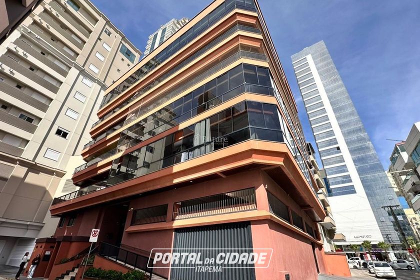 Apartamento &agrave; venda - 79m&sup2; - Meia Praia