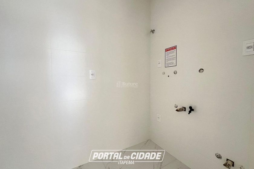 Apartamento &agrave; venda - 129m&sup2; - Meia Praia