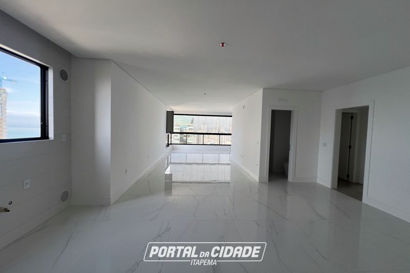 Apartamento &agrave; venda - 206m&sup2; - Meia Praia